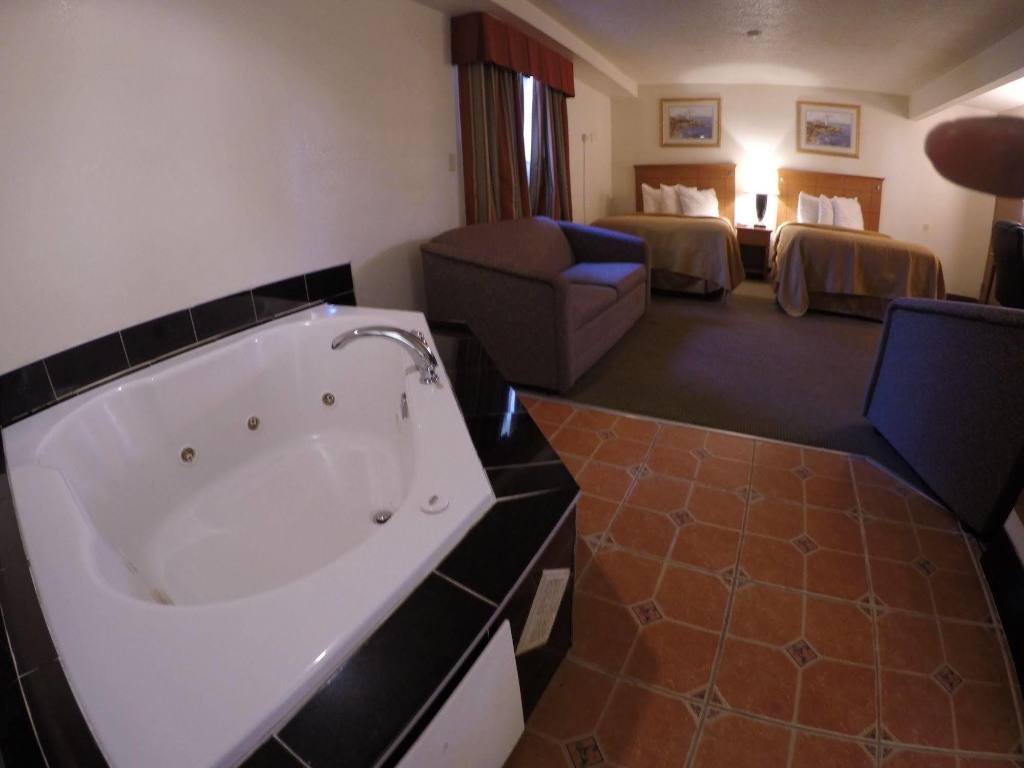Rodeway Inn Point Pleasant Beach Bagian luar foto